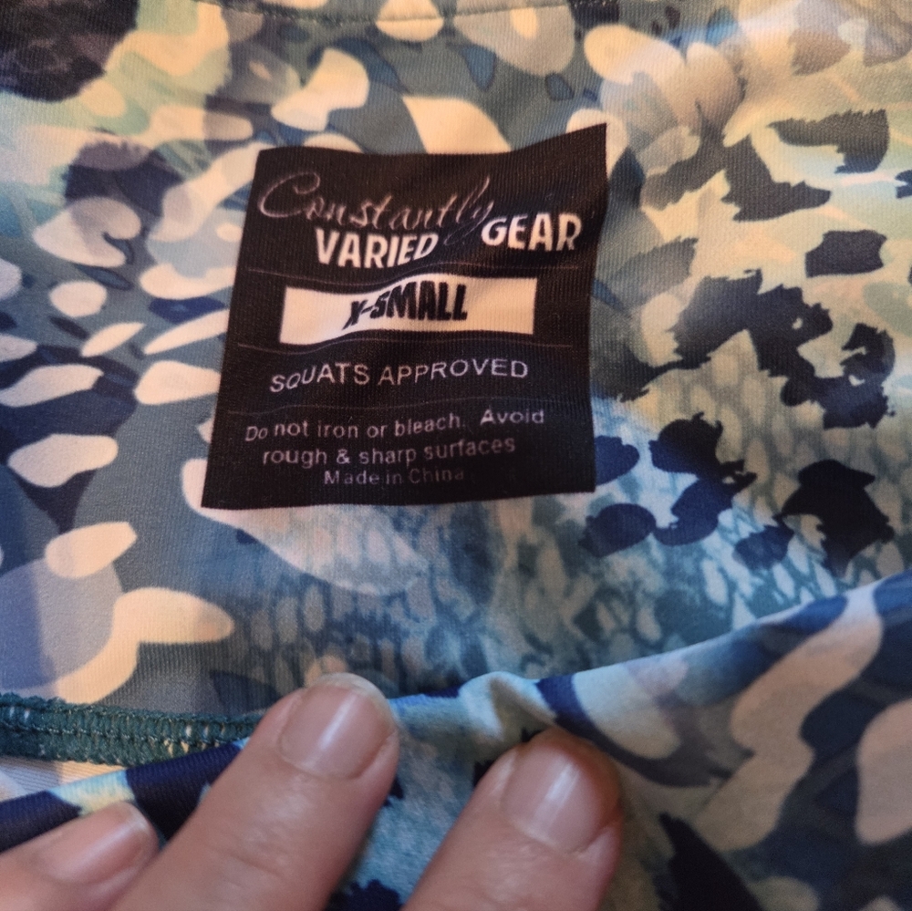 CVG Wild Capri Leggings - Picture 2 of 2
